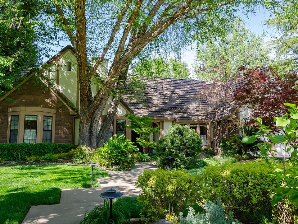 2850 Balaton Ave-2