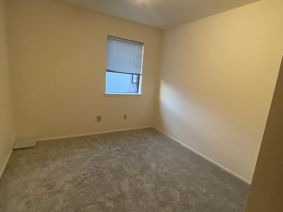 1st image of 2022 Yale Ave E