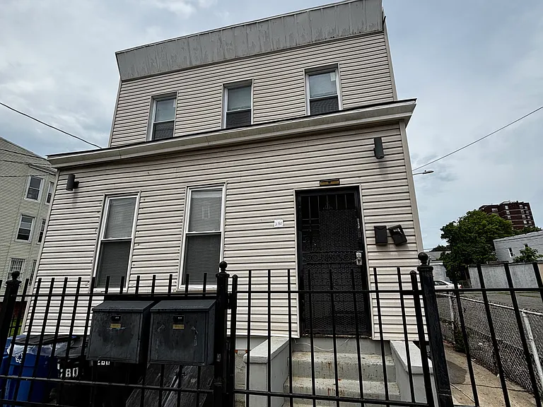 280 Forrest St #2 — Photo 8