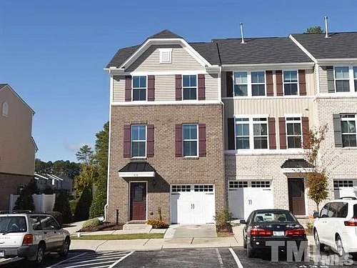 438 Berry Chase Way Photo 1