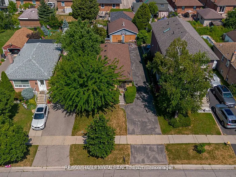 43 Trueman Ave — Photo 2