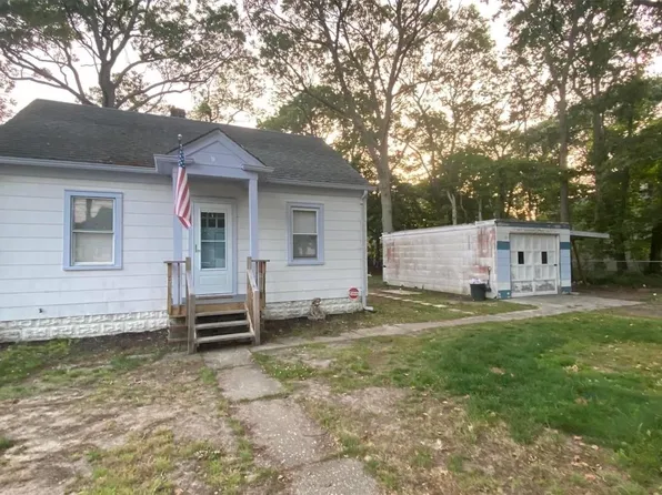 50 Montgomery Avenue, Mastic, NY 11950