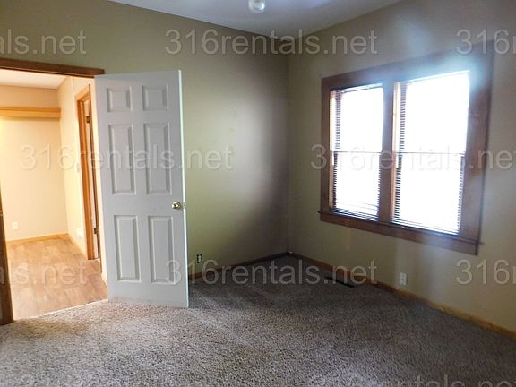 3rd image of 913 W 1st Ave