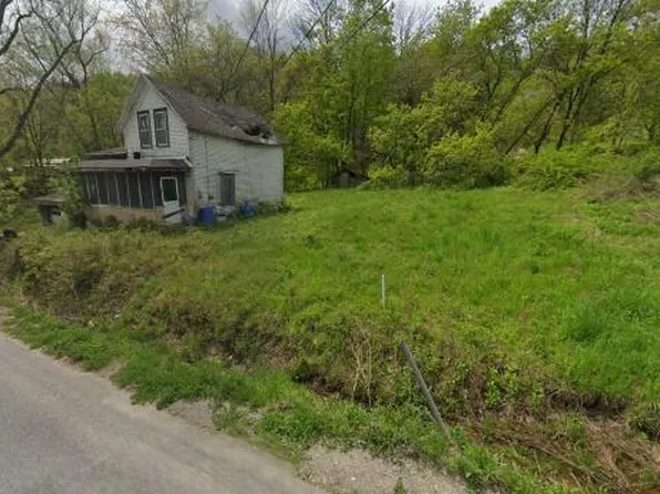 23 Dundee Avenue, Hoosick Falls, NY 12090