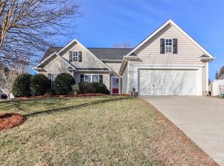 14303 Chenault Dr, Huntersville, NC 28078