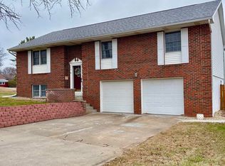 204 Massey Ln, Jacksonville, IL 62650