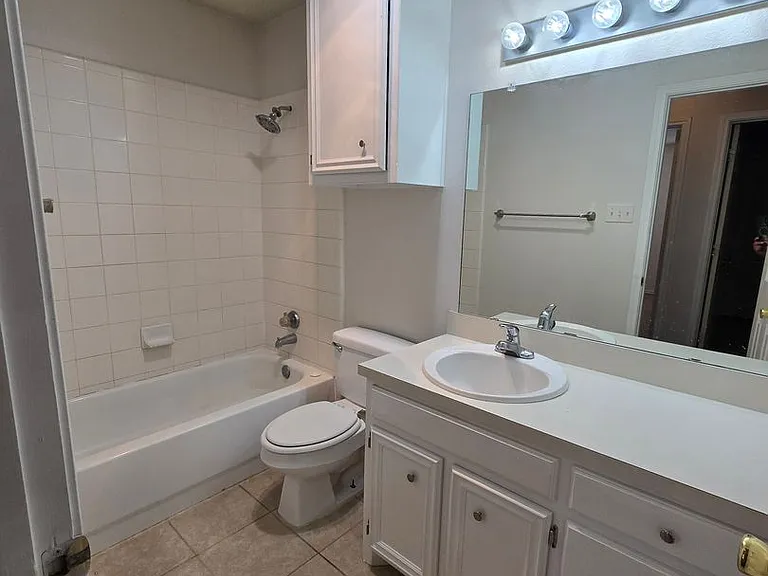 401 Justice Ave — Photo 20