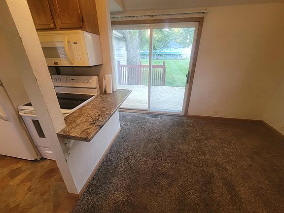 3rd image of 402 E Waupansie St #A