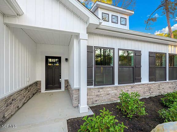 5th image of 431 Sandlewood Drive NW