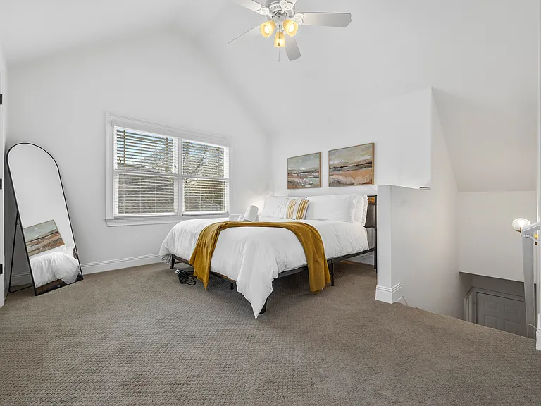 144 Holiday Ave NE — Photo 8