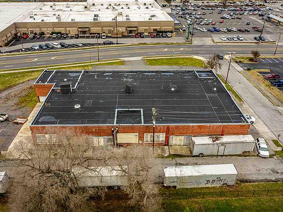 3rd image of 325 W Morris Blvd