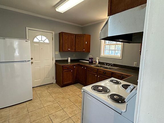 3rd image of 601 Sycamore St #1