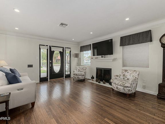 5th image of 521 W MARIPOSA Street