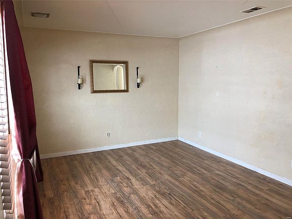 2nd image of 5046 Seminary Rd