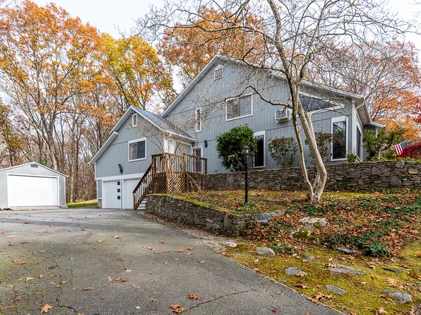 9 Hickory Hill Drive, Chester, CT 06412