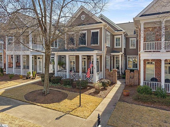 4th image of 9 Rivoli Ln