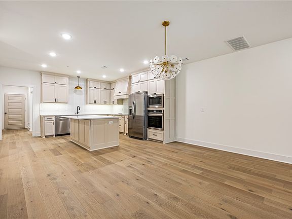 2nd image of 4124 W Olive St