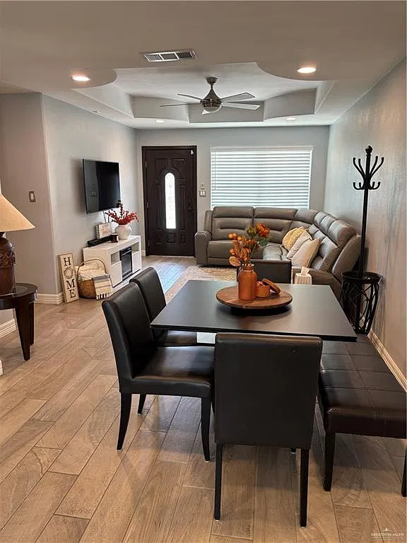 3 bed, 1.5 bath, 1288 sqft, $1,500 — Photo 3