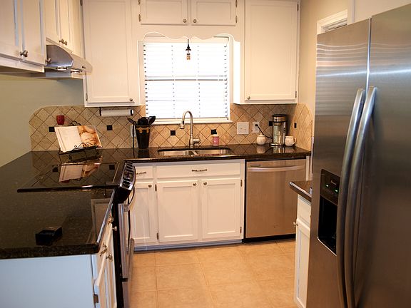 4th image of 4916 Woodcreek Dr
