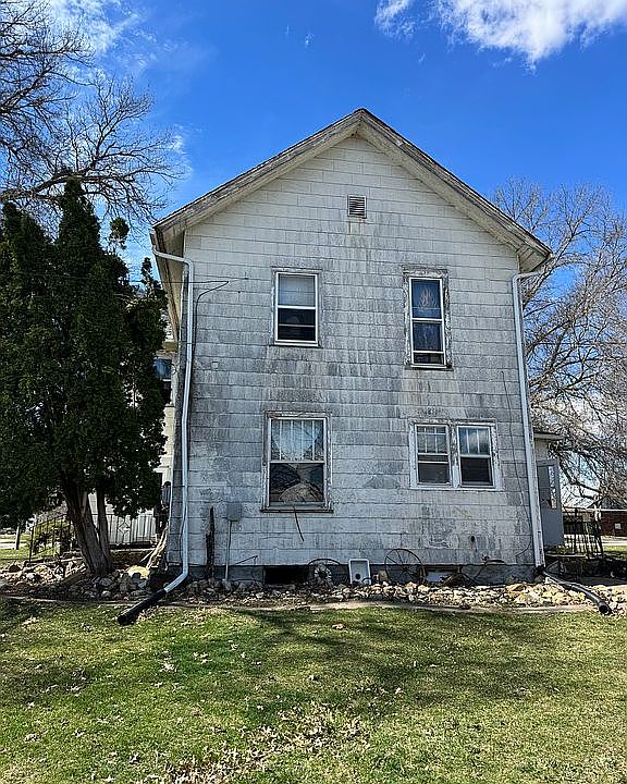 2nd image of 209 W Keokuk Ave