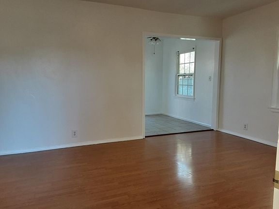 2nd image of 10855 Jefferson Blvd
