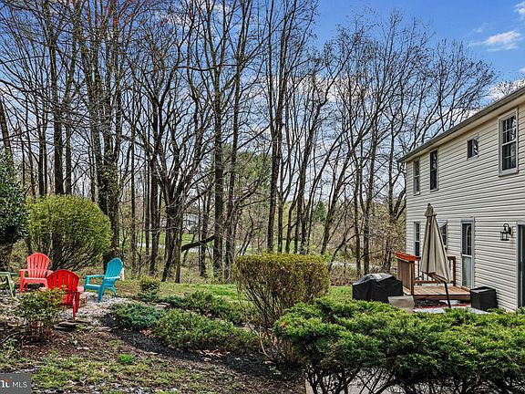 5th image of 26 Franklin Valley Cir