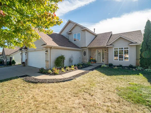 410 Wolfcreek Circle, Roberts, WI 54023