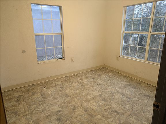 4th image of 822 Olivo St