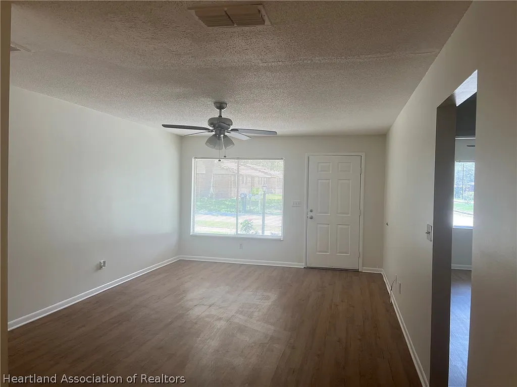 2 bed, 2.0 bath, 1029 sqft, $1,350 — Photo 3