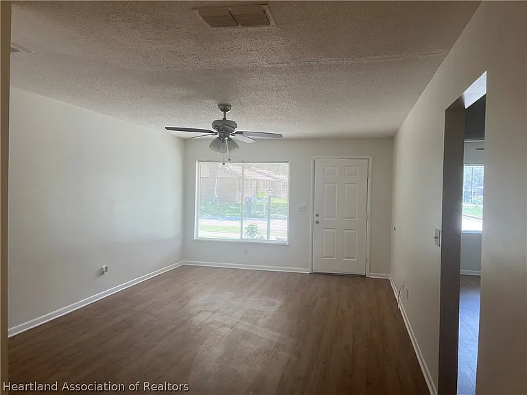 3126 Spinks Rd — Photo 3