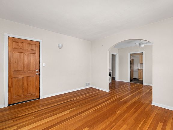 2nd image of 208 Circular Rd #4