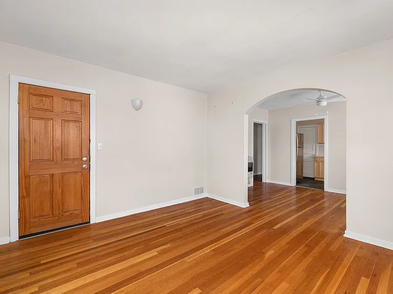 208 Circular Rd #4 — Photo 2