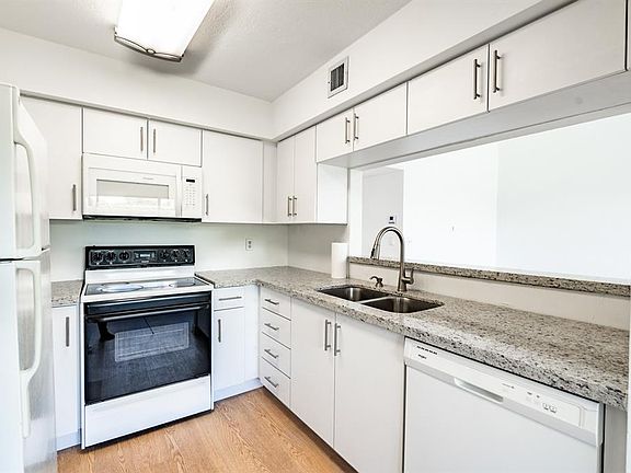 3rd image of 11705 Terra Bella Blvd #11705