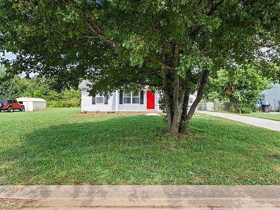 3rd image of 444 Sideline Dr