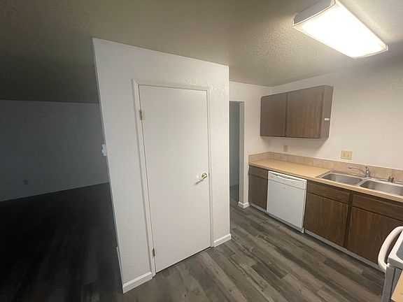 2nd image of 15 N Sheppard Pl APT C