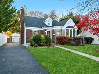 61 Harris Avenue, Hewlett, NY, 11557