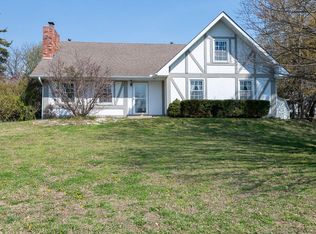 5725 E Meadowmere St, Springfield, MO 65809