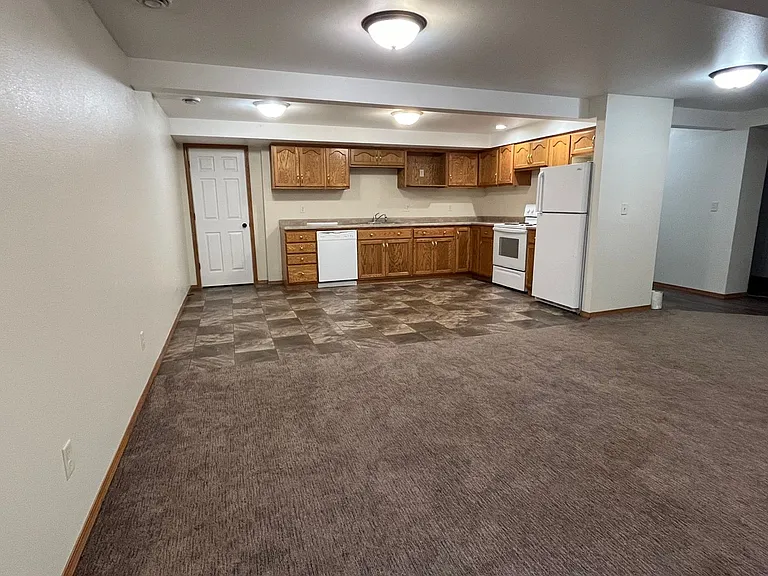 520 9th St SE — Photo 3