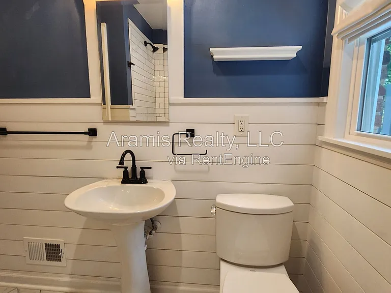 1032 Homewood Ct — Photo 15