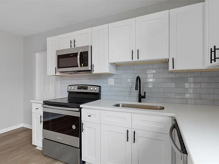 2406 E Clark St #A & B — Photo 9