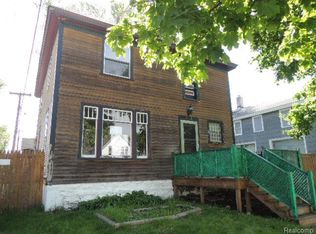814 Saint Clair St, Port Huron, MI