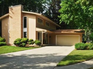 408 Rollcrest Ct, Midland, MI 48640