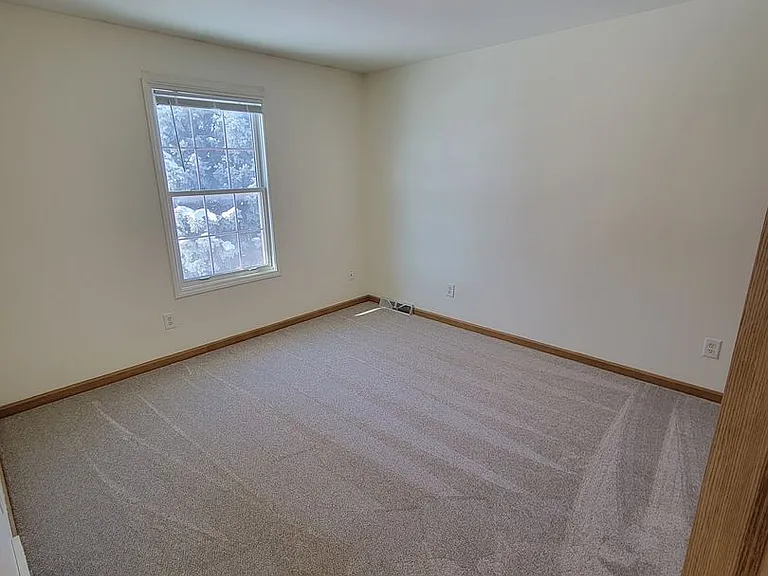 607-609 Nicolet Ave — Photo 8