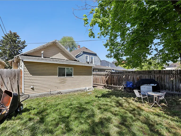 725 S Windsor St — Photo 16