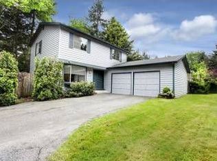 19501 35th Ave NE, Lake Forest Park, WA 98155