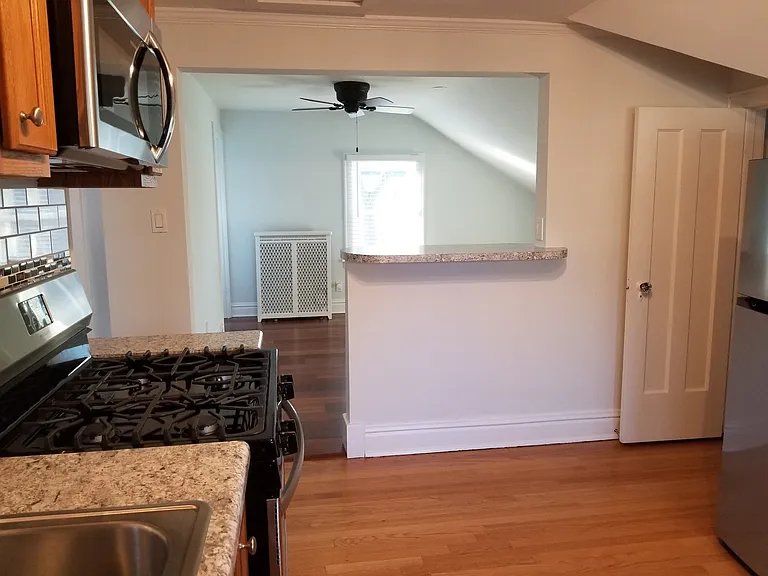 345 N Addison Ave #2 — Photo 6