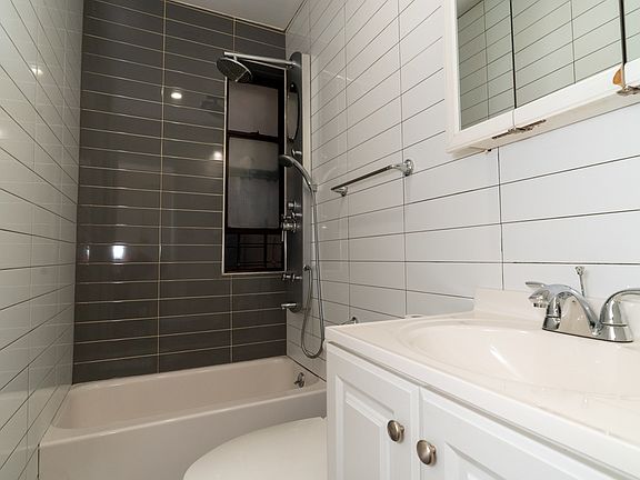 5th image of 429 Lenox Ave #8A