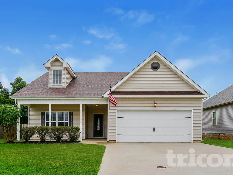 1862 Camelot Dr — Photo 1