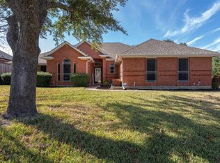 812 Oak Crest Rd, Burleson, TX 76028