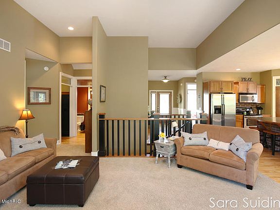 4th image of 3886 Acadia Dr